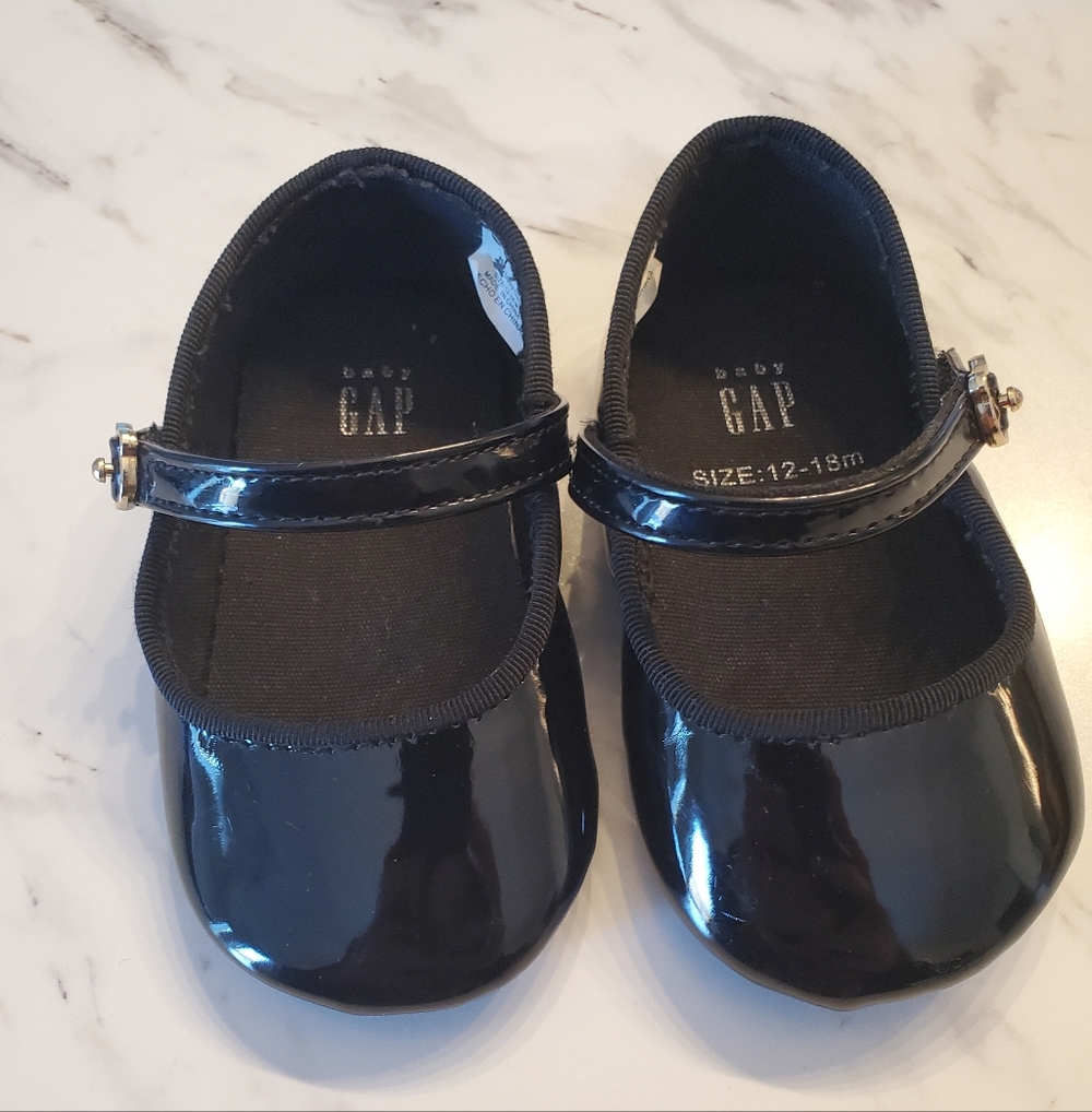 GAP Black PANTENT LEATHER MARY JANES Size 12-18 Months EUC worn Twice - Picture 2 of 4